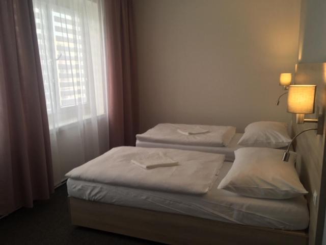 Hotel Trim Pardubice Ngoại thất bức ảnh