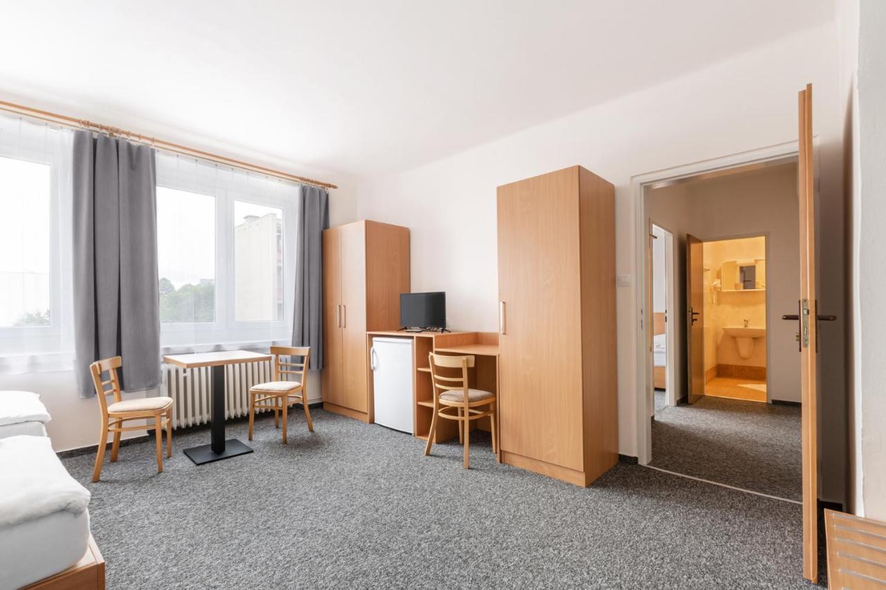Hotel Trim Pardubice Ngoại thất bức ảnh