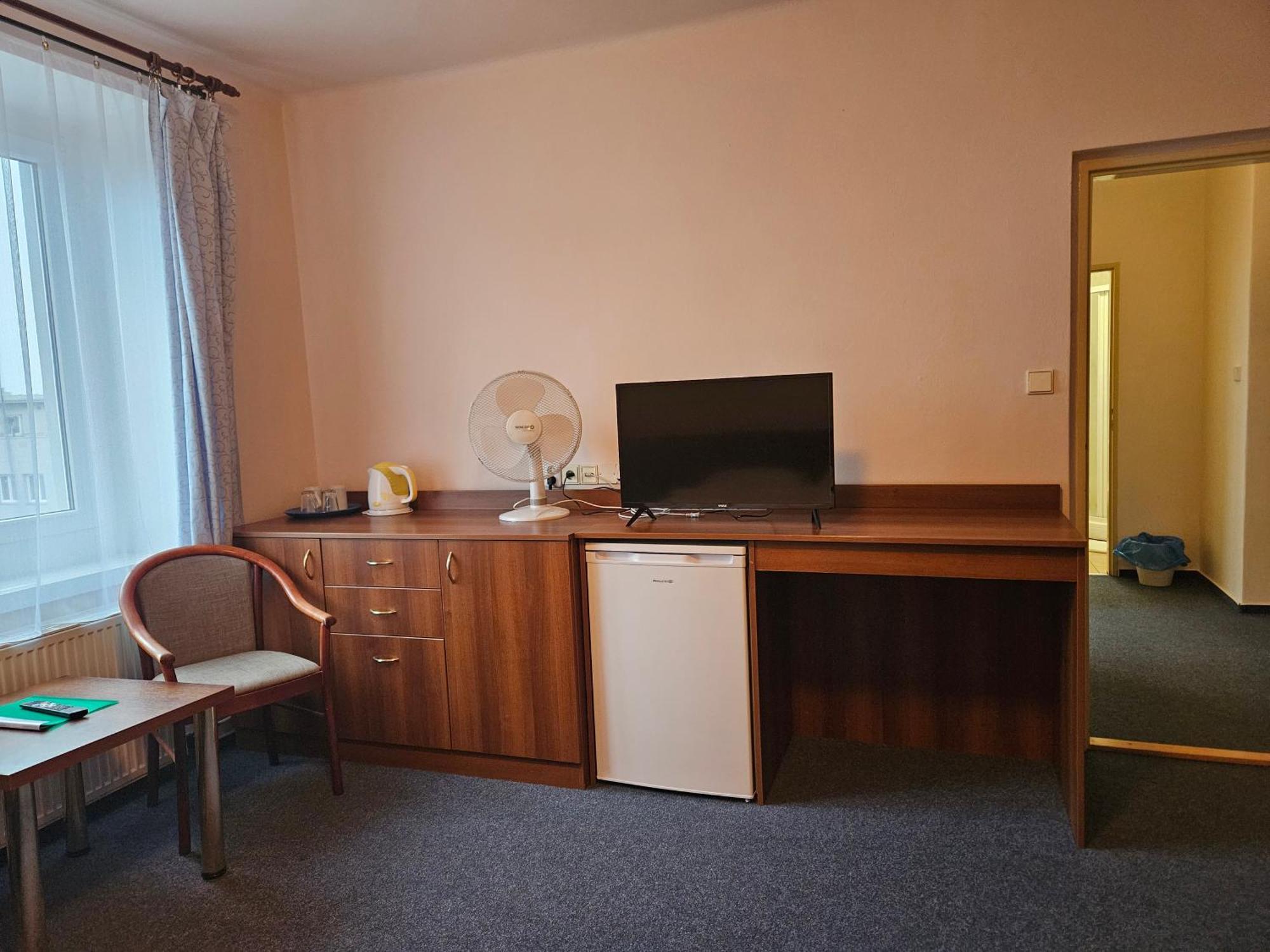 Hotel Trim Pardubice Ngoại thất bức ảnh