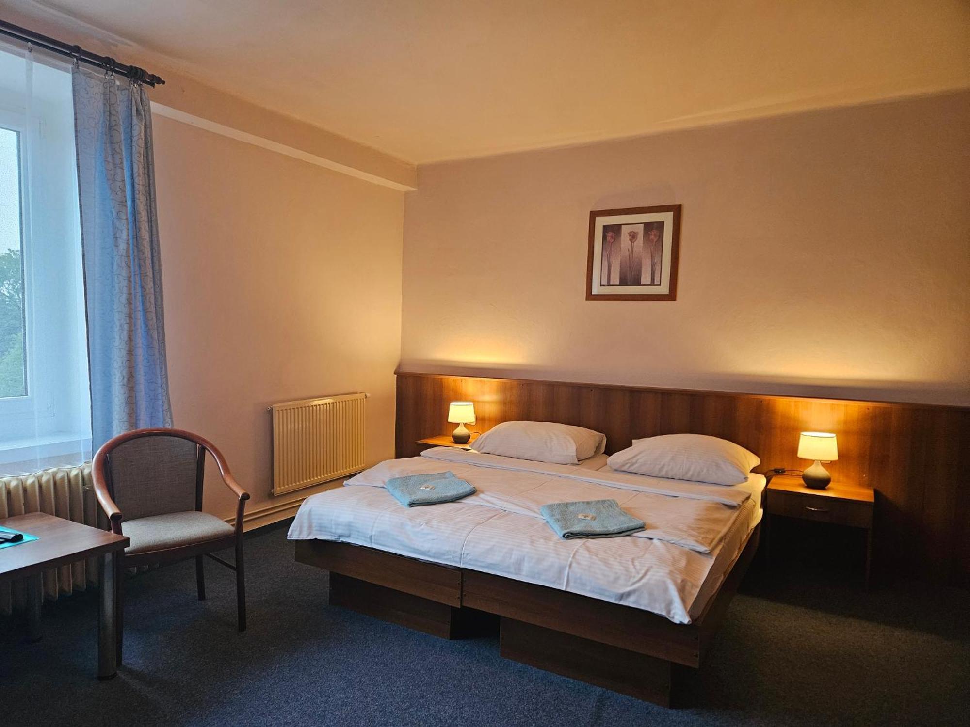 Hotel Trim Pardubice Ngoại thất bức ảnh