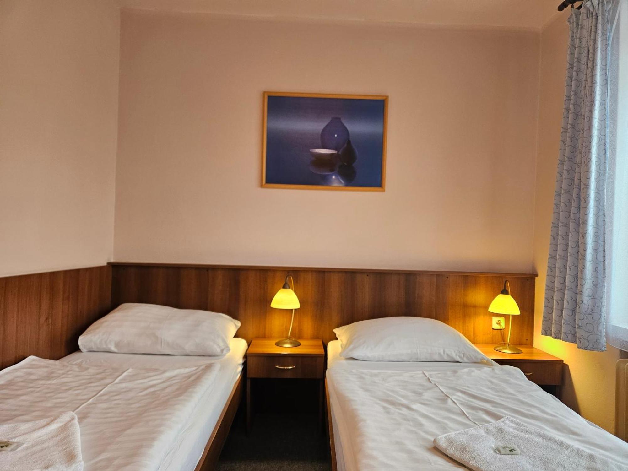 Hotel Trim Pardubice Ngoại thất bức ảnh