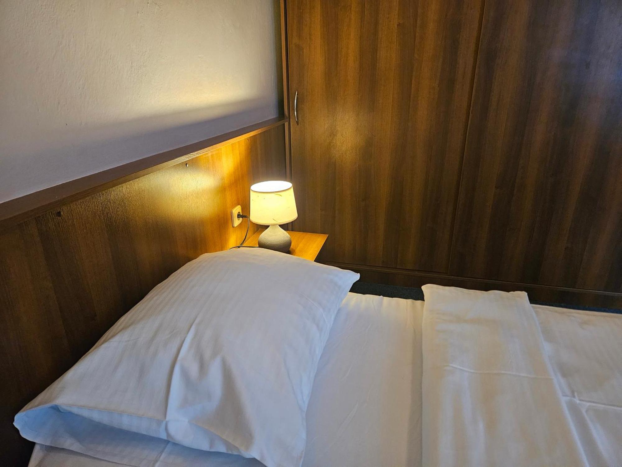 Hotel Trim Pardubice Ngoại thất bức ảnh