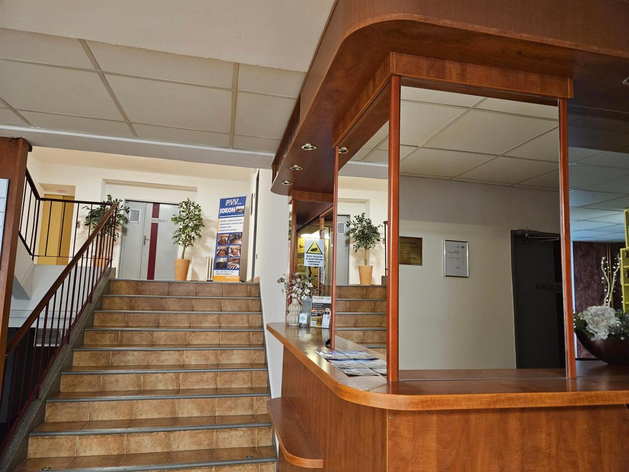 Hotel Trim Pardubice Ngoại thất bức ảnh