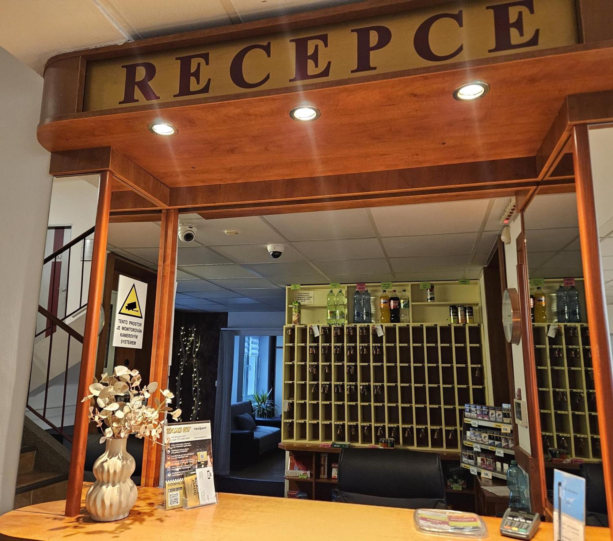 Hotel Trim Pardubice Ngoại thất bức ảnh