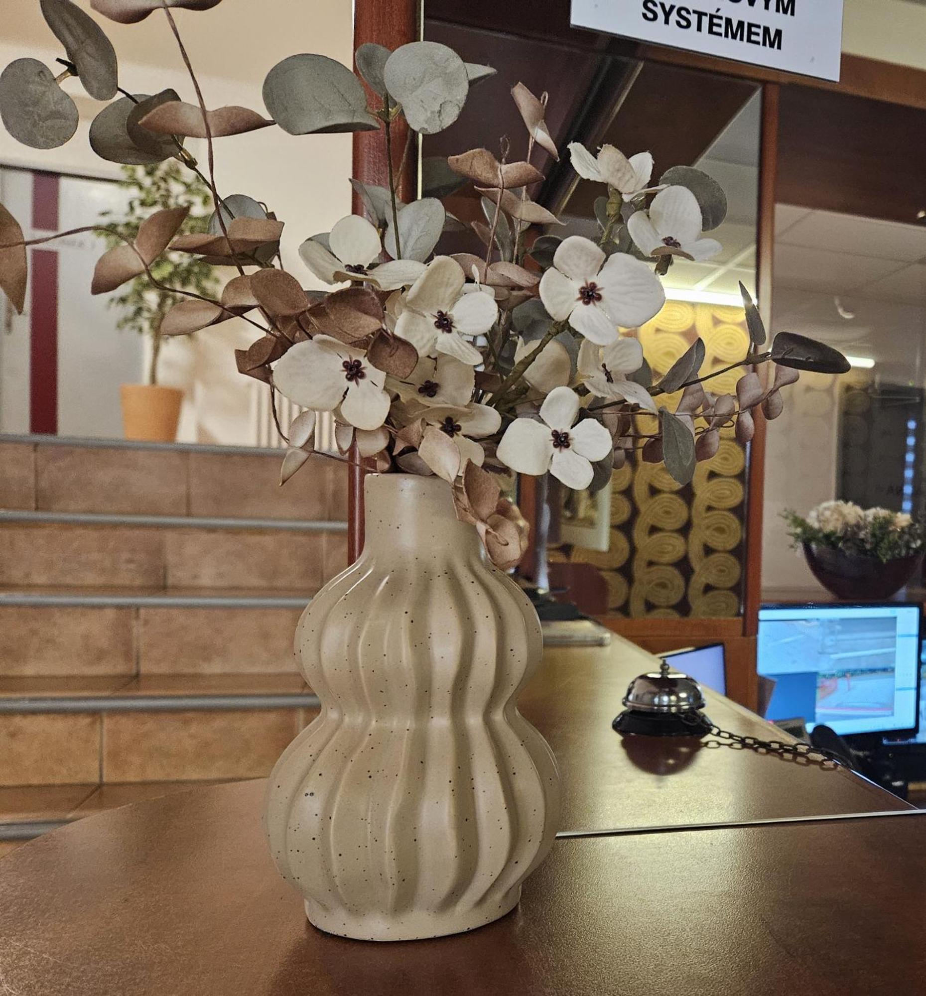 Hotel Trim Pardubice Ngoại thất bức ảnh