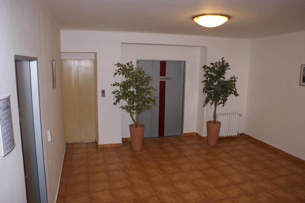 Hotel Trim Pardubice Ngoại thất bức ảnh