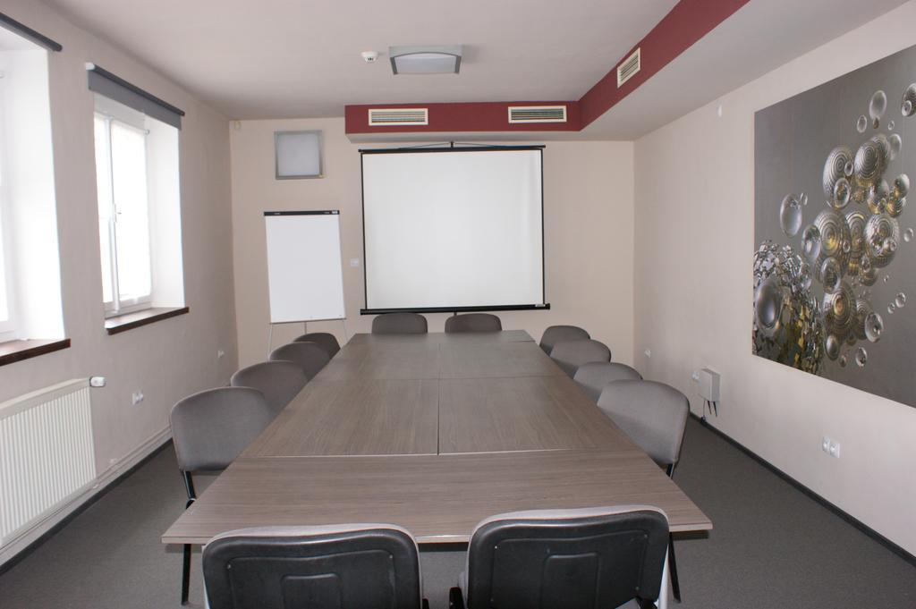 Hotel Trim Pardubice Ngoại thất bức ảnh