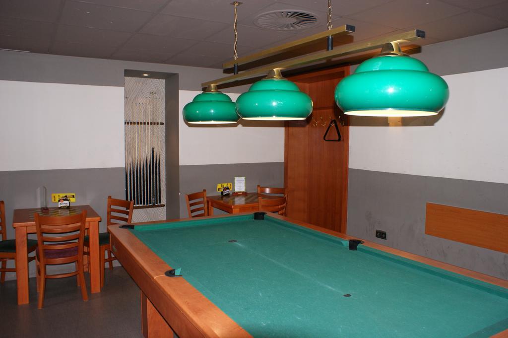 Hotel Trim Pardubice Ngoại thất bức ảnh