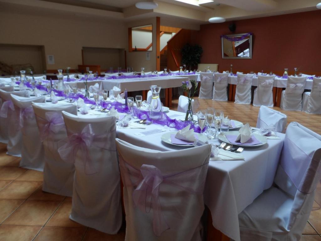 Hotel Trim Pardubice Ngoại thất bức ảnh