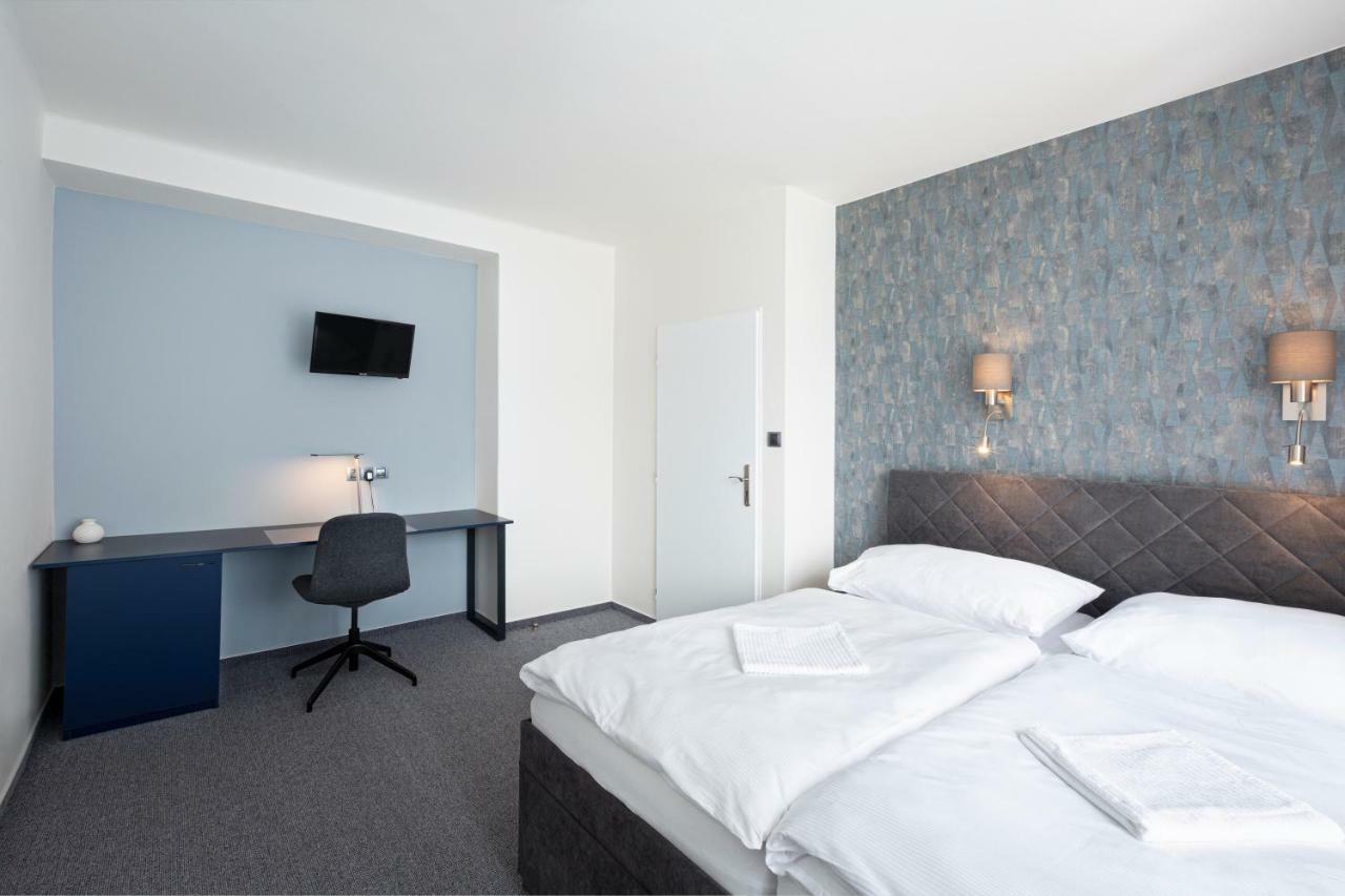 Hotel Trim Pardubice Ngoại thất bức ảnh