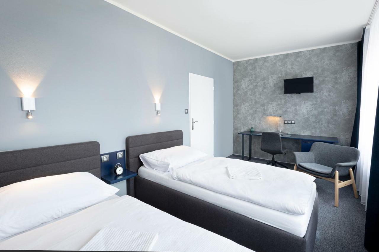 Hotel Trim Pardubice Ngoại thất bức ảnh